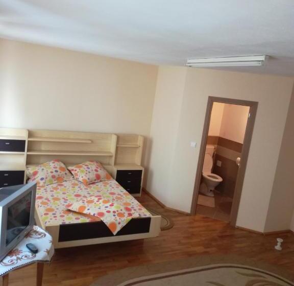 הוסטל Helga House