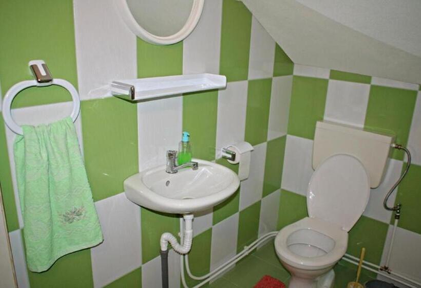 הוסטל Helga House