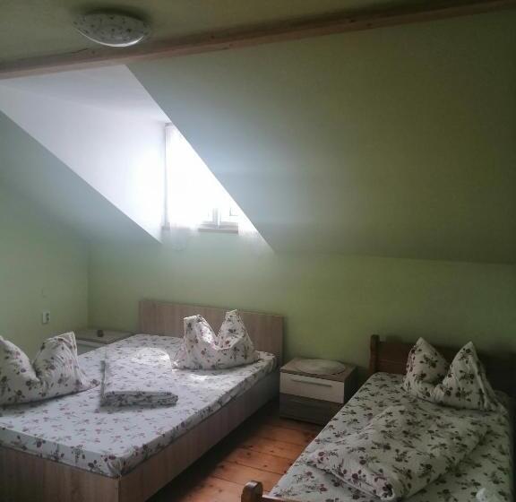 הוסטל Helga House