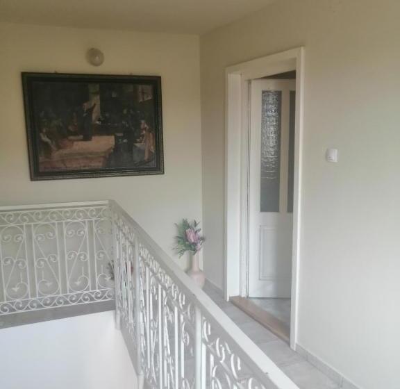 הוסטל Helga House