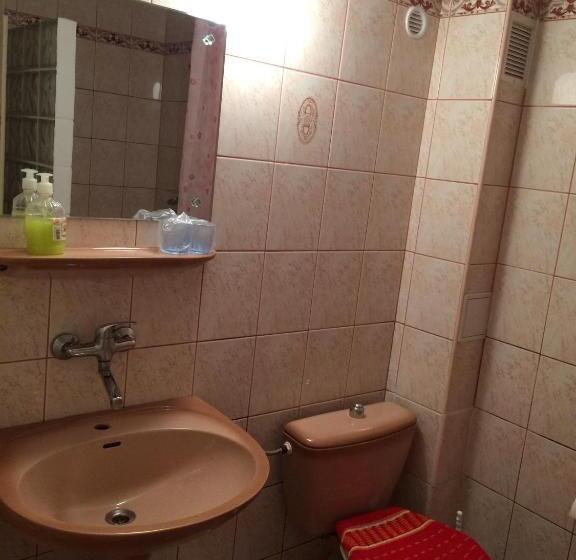 הוסטל Pension Casa Alba