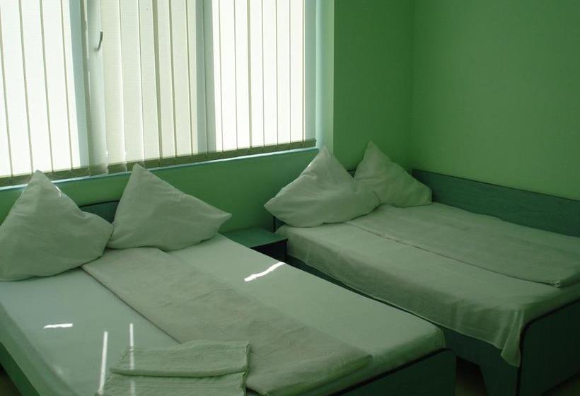 住宿加早餐  Paradox Movila