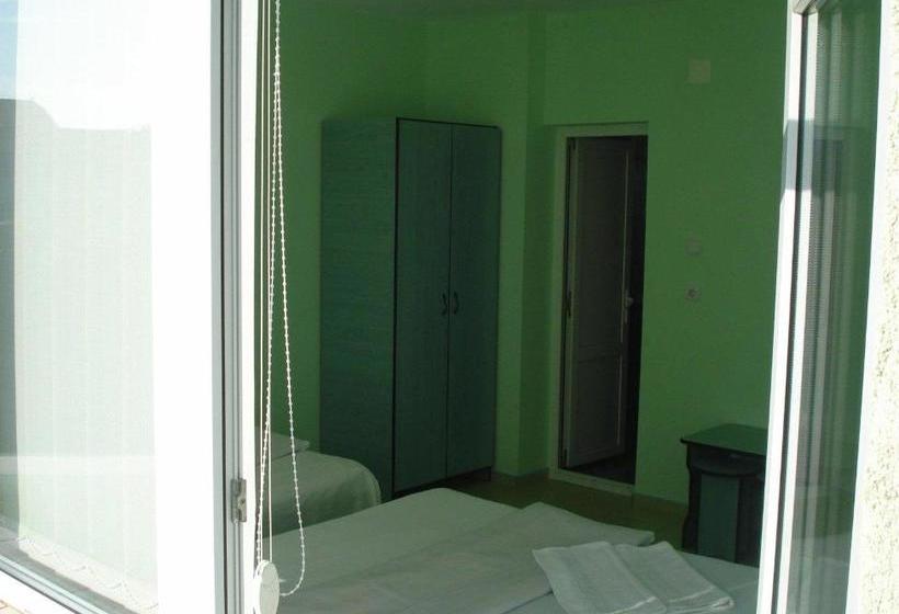 住宿加早餐  Paradox Movila