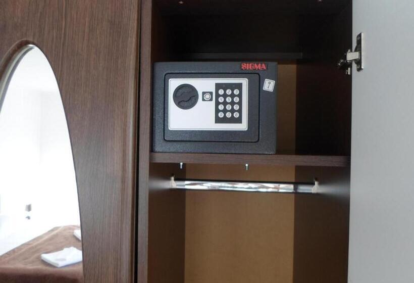 مبيت وإفطار Zoltán & Erika Panzió Parajd