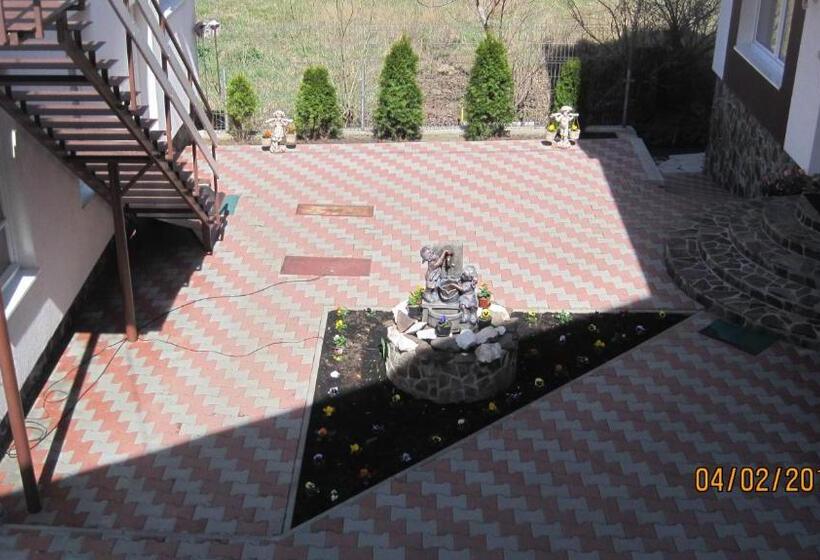 مبيت وإفطار Zoltán & Erika Panzió Parajd