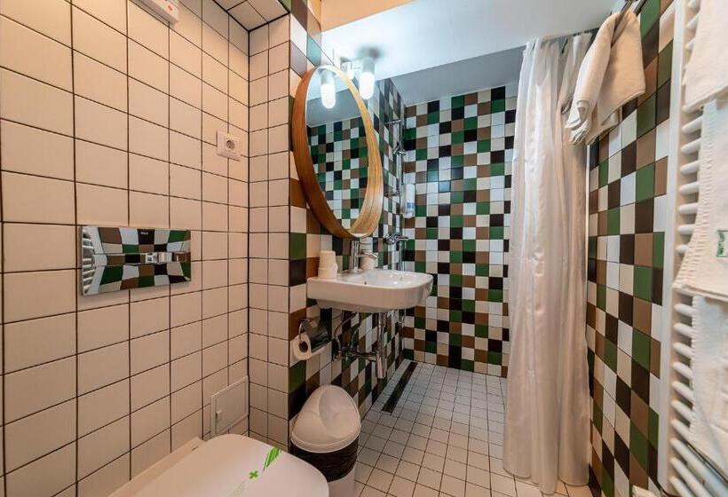 Complex Hotelier Cota O Mie