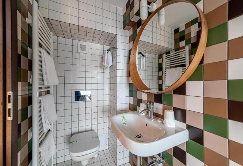 Complex Hotelier Cota O Mie