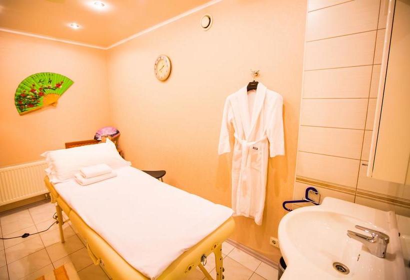 فندق 13 Chairs Boutique