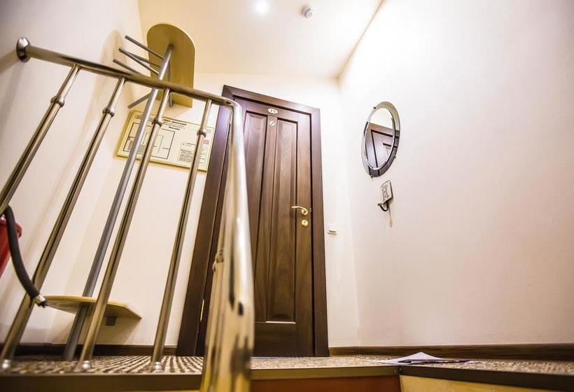 فندق 13 Chairs Boutique