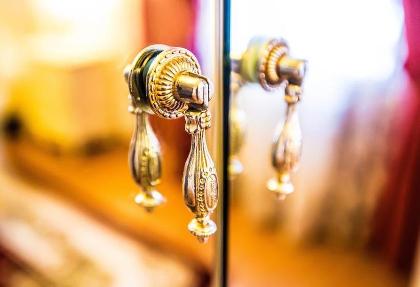 فندق 13 Chairs Boutique