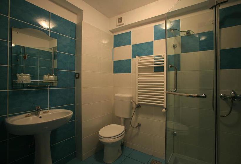 בית מלון כפרי Art Montana