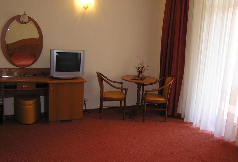 فندق Azuga Ski & Bike Resort