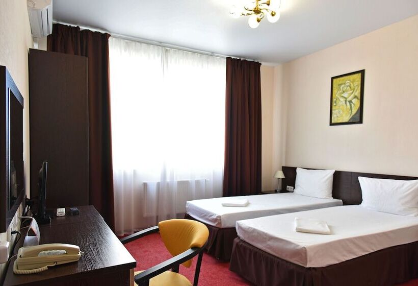 호텔 Barkhatnye Sezony Russky Dom Resort