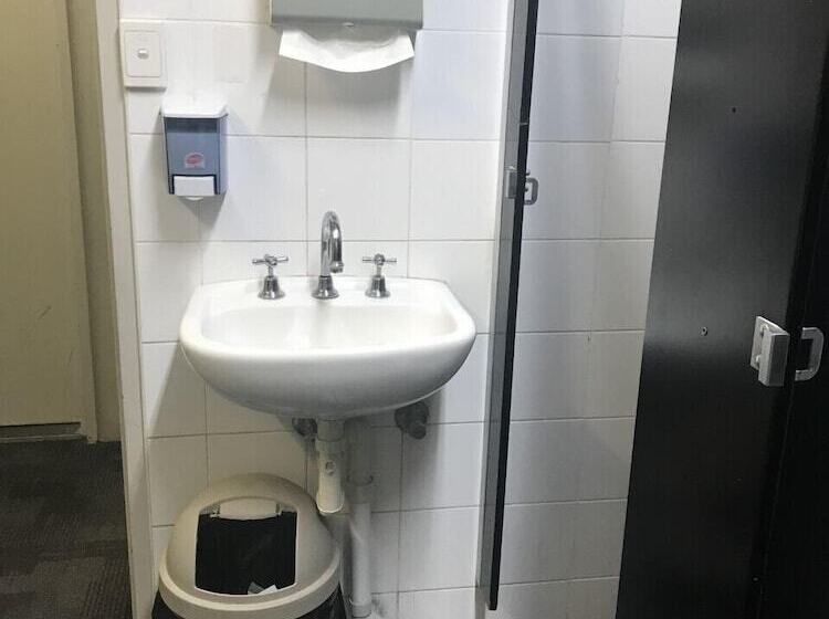 فندق Big Backpackers Hostel