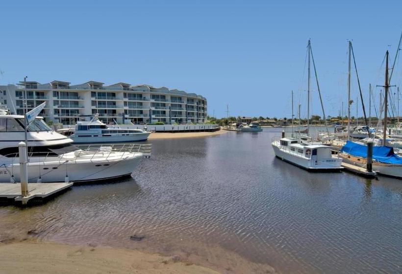 فندق Bluewater Point Resort