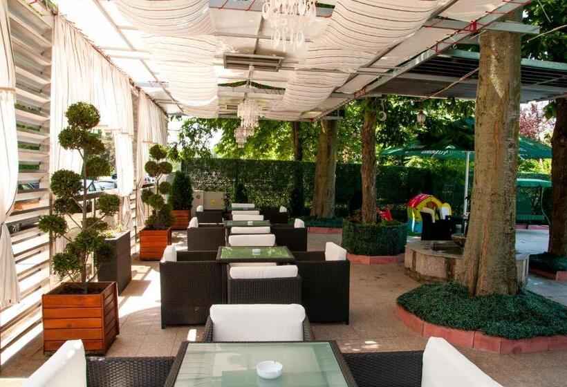 בית מלון כפרי Boutique Shine