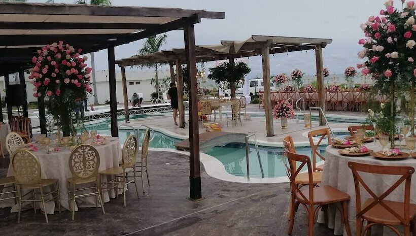 Отель Castillo Del Mar