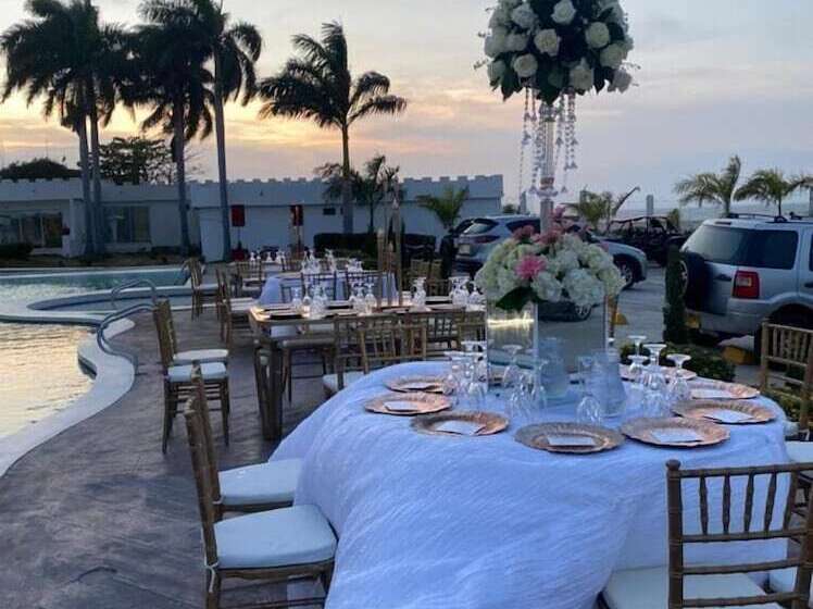 Отель Castillo Del Mar