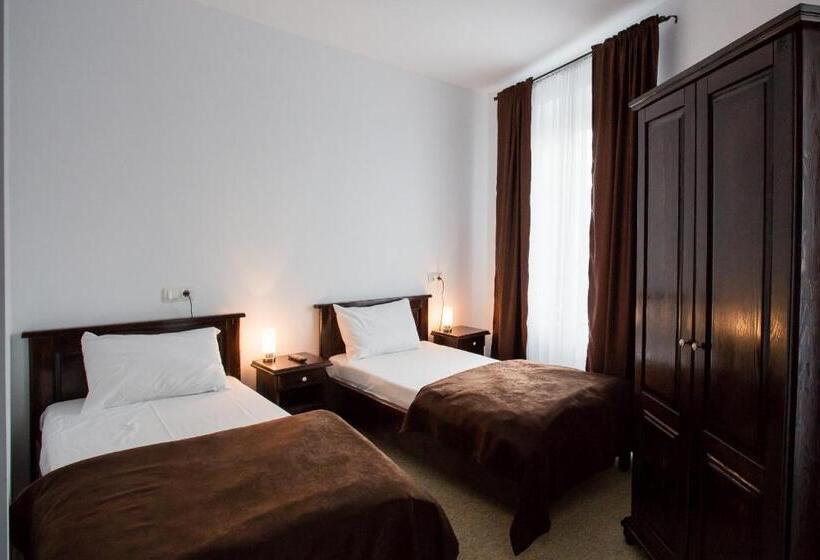 فندق Cazare Turn Sebes