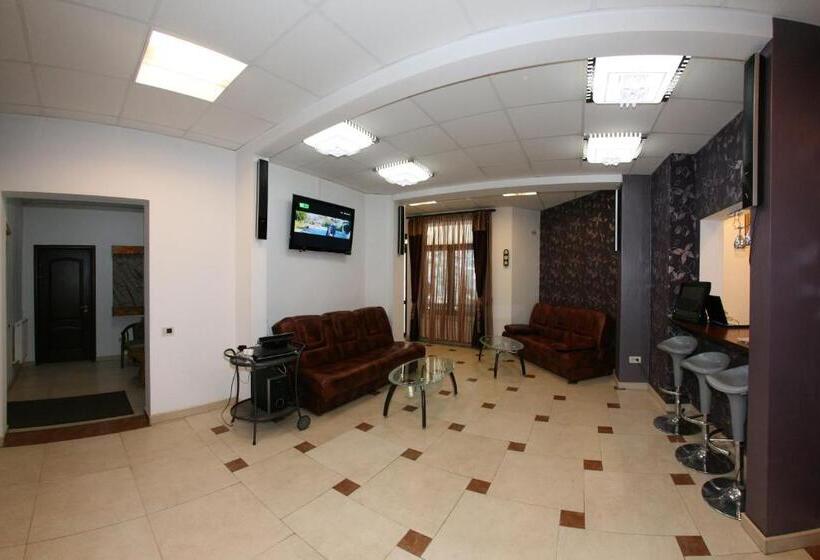 هتل City Garden Rooms And Apartments