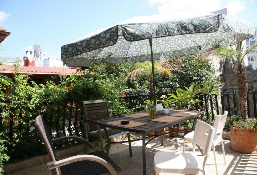 هتل City Garden Rooms And Apartments