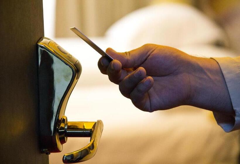 Отель City Ploiesti