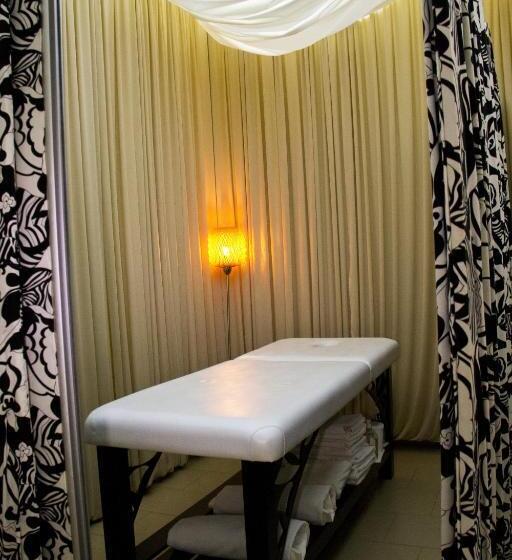 Отель City Ploiesti