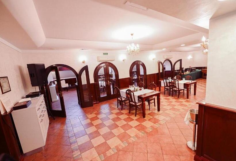 酒店 Conacul Domnesc