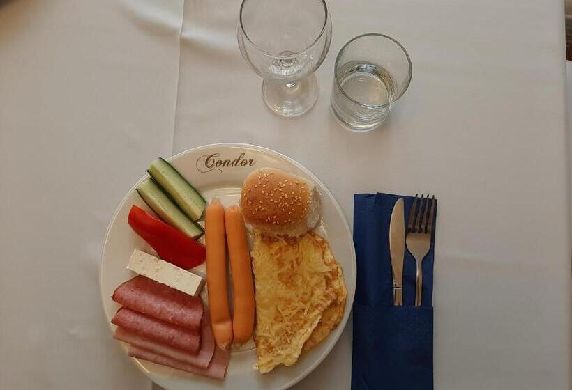 Отель Condor