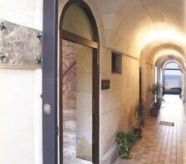 Отель Domus Mariae Albergo