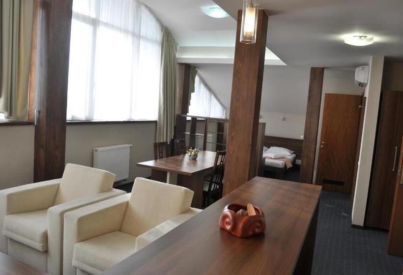 בית מלון כפרי Euro House