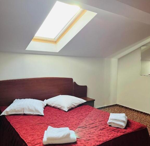 בית מלון כפרי Flora