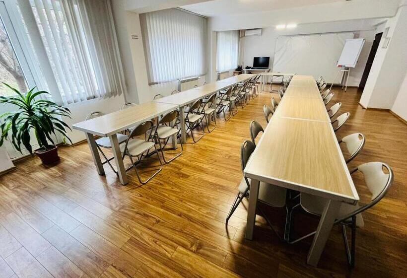 בית מלון כפרי Flora