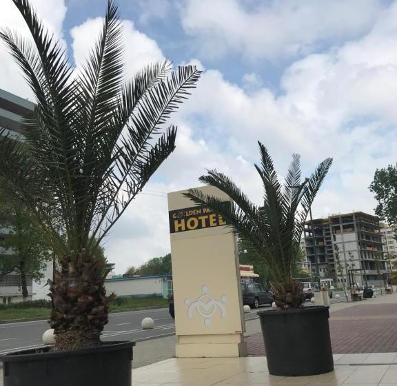 ホテル Golden Palace