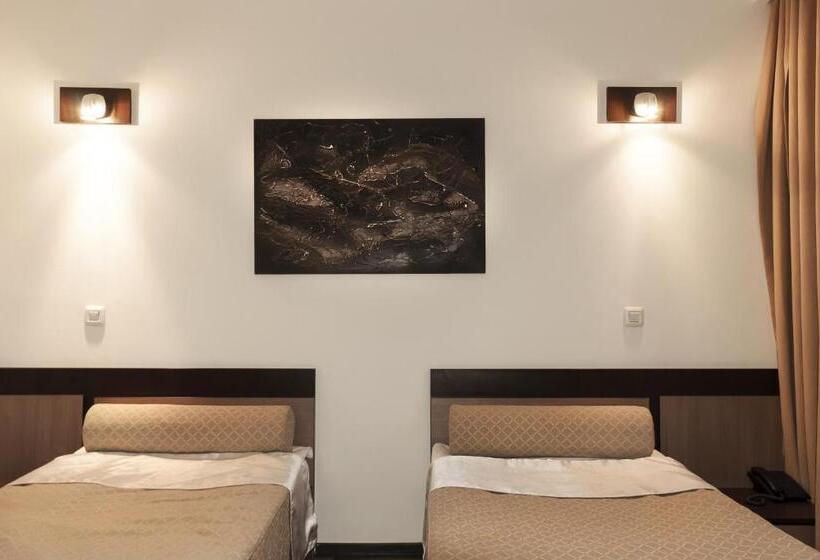 בית מלון כפרי Grand