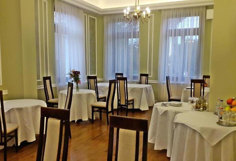 فندق Green Park Boutique