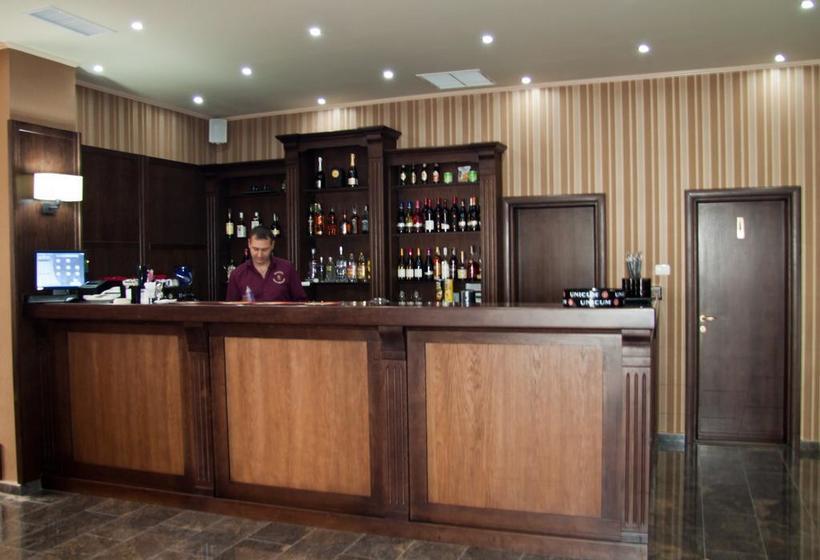 Hotel Hanul De La Rascruce