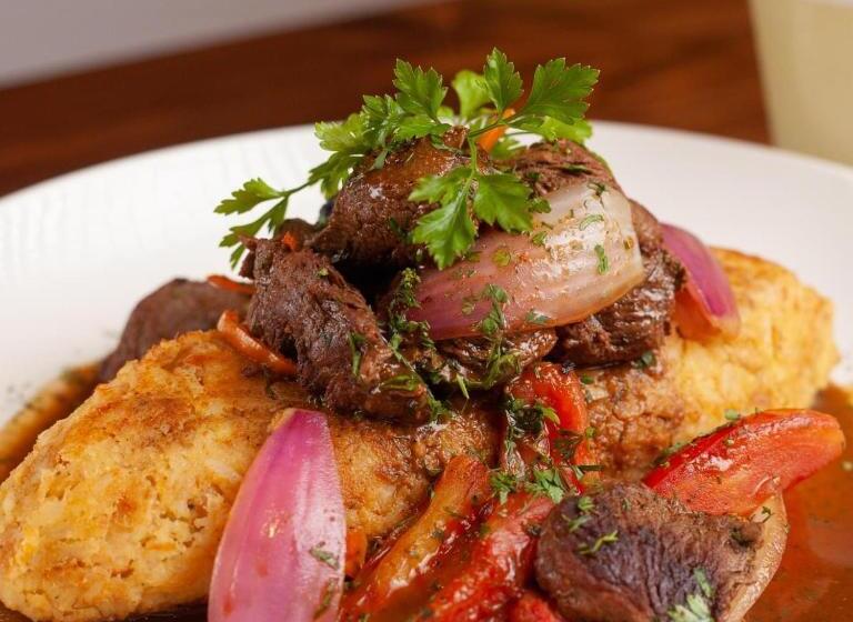 酒店 Holiday Suites