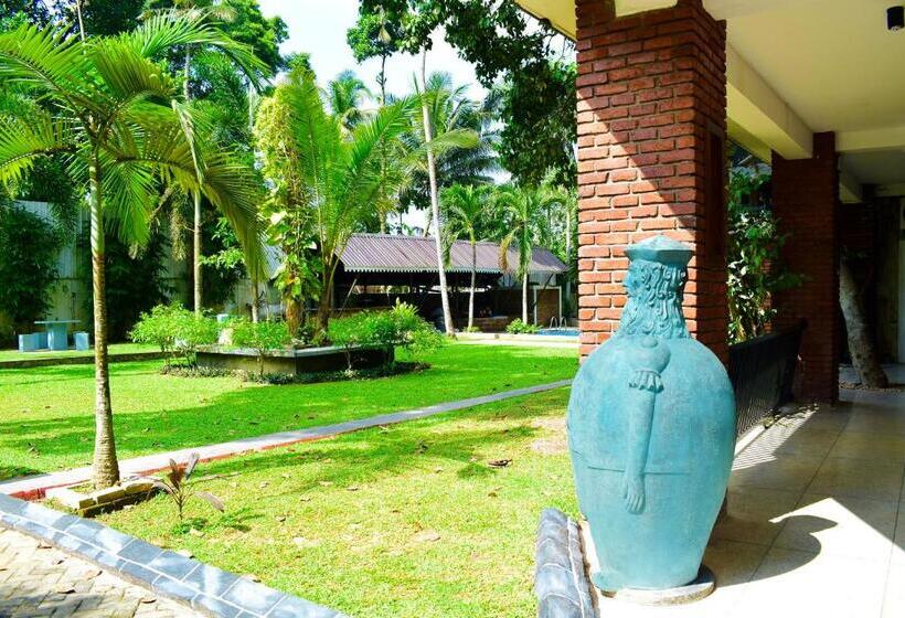 هتل Hostel City Hub Colombo Airport