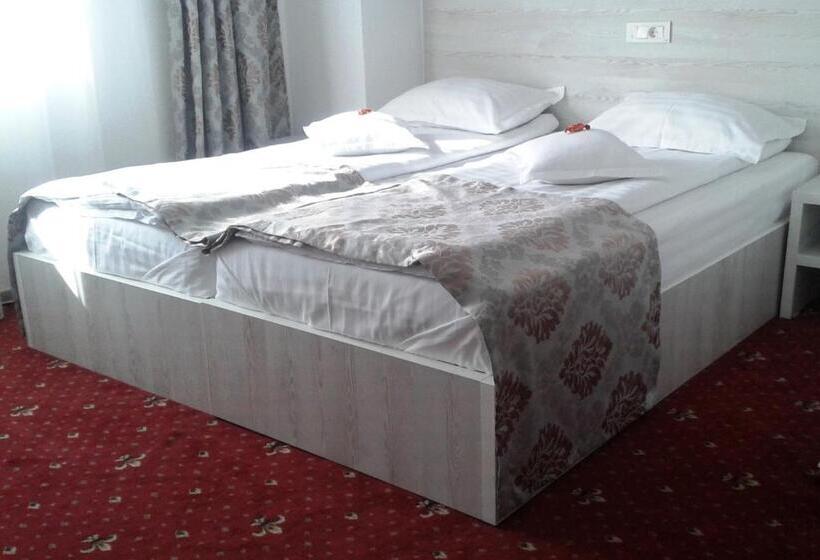 هتل Hostel Orhideea