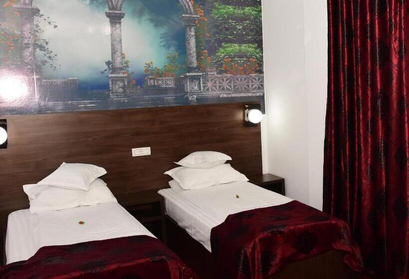 هتل Hostel Orhideea