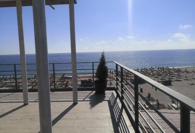 בית מלון כפרי La John