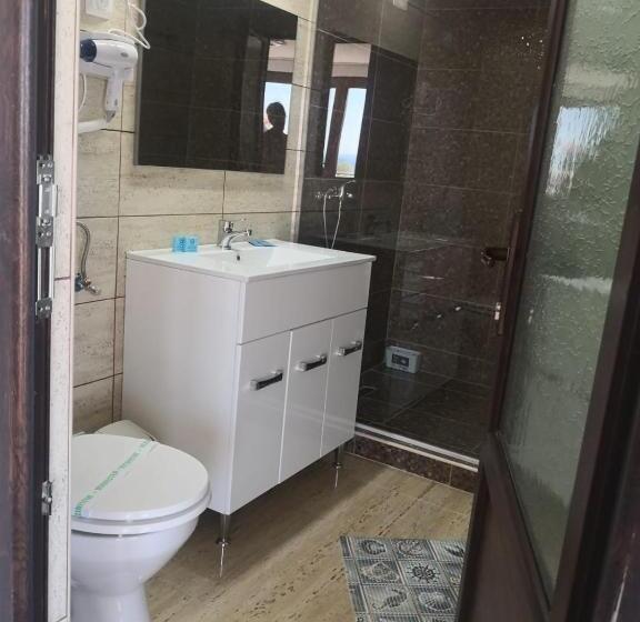 בית מלון כפרי La John