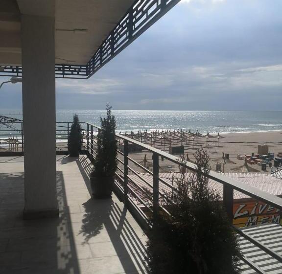 בית מלון כפרי La John