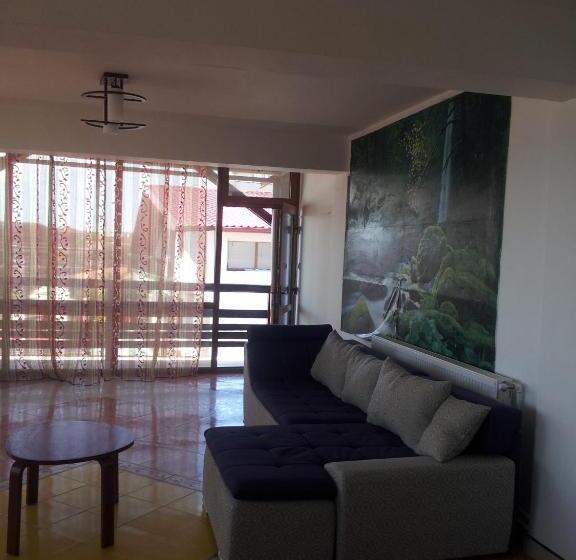 בית מלון כפרי La John