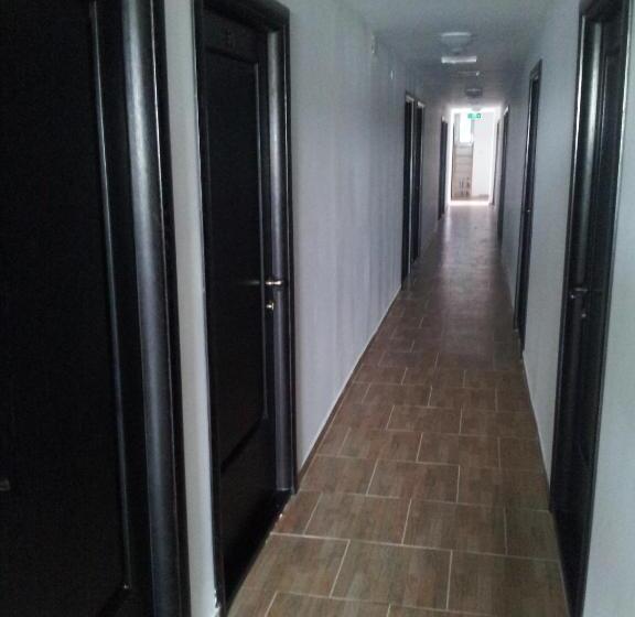 בית מלון כפרי La John