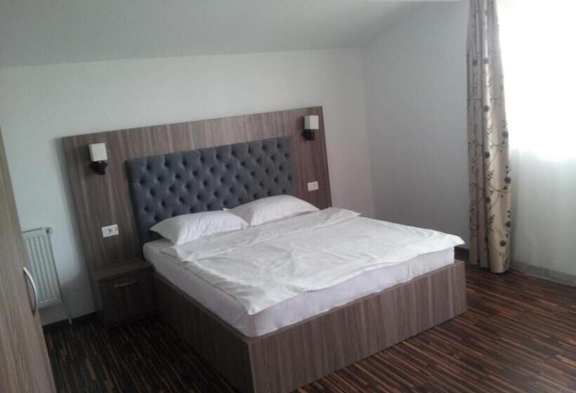 בית מלון כפרי La John