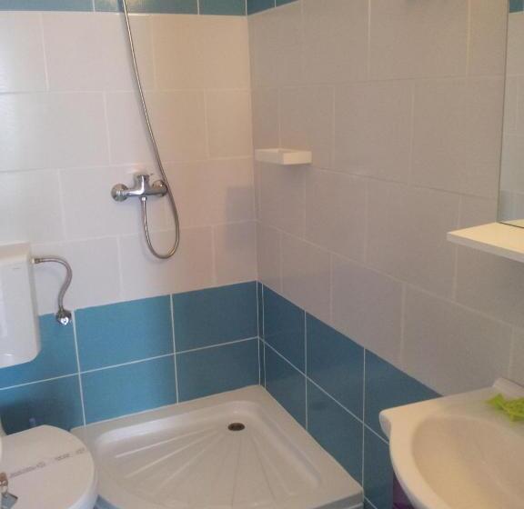 בית מלון כפרי La John