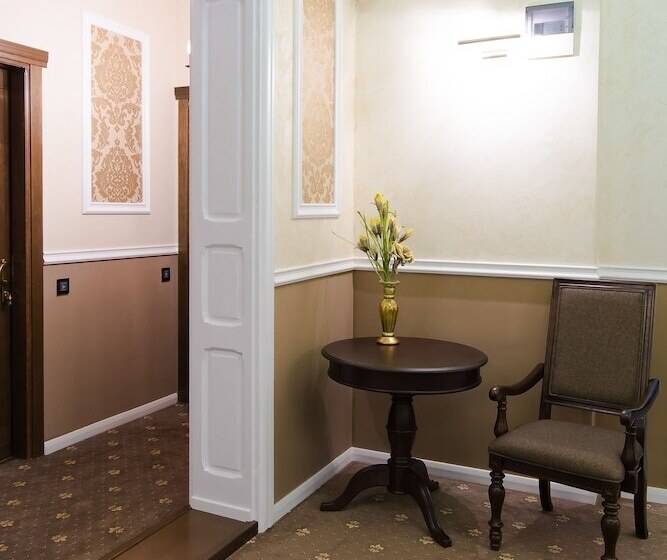 Отель La Strada Boutique Villa