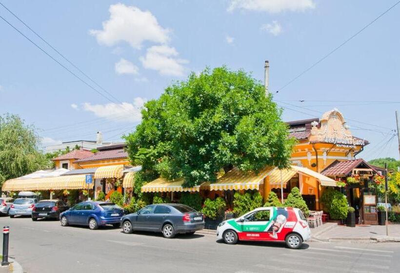 هتل Les Jardins Carol